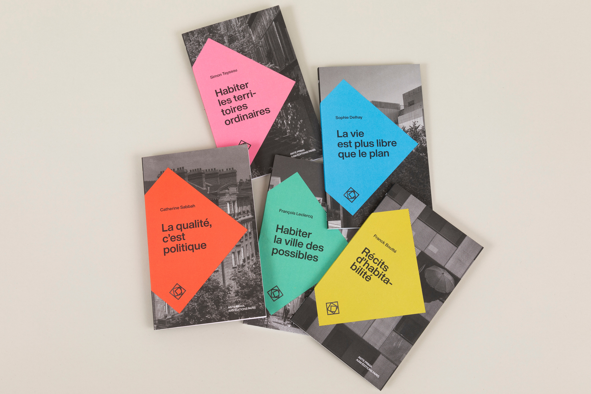 Design graphique de coffret éditorial architecture et logement – publications GIP EPAU sur le renouvellement urbain